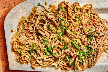 peanutty soba noodle salad