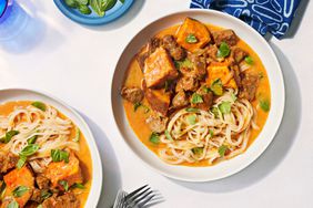 1123COO-Slow-Cooker-Beef-and-noodle-Curry