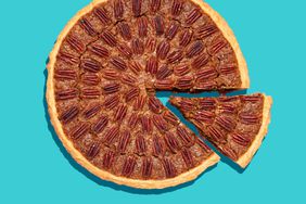 freeze-pecan-pie-GettyImages-1315317840