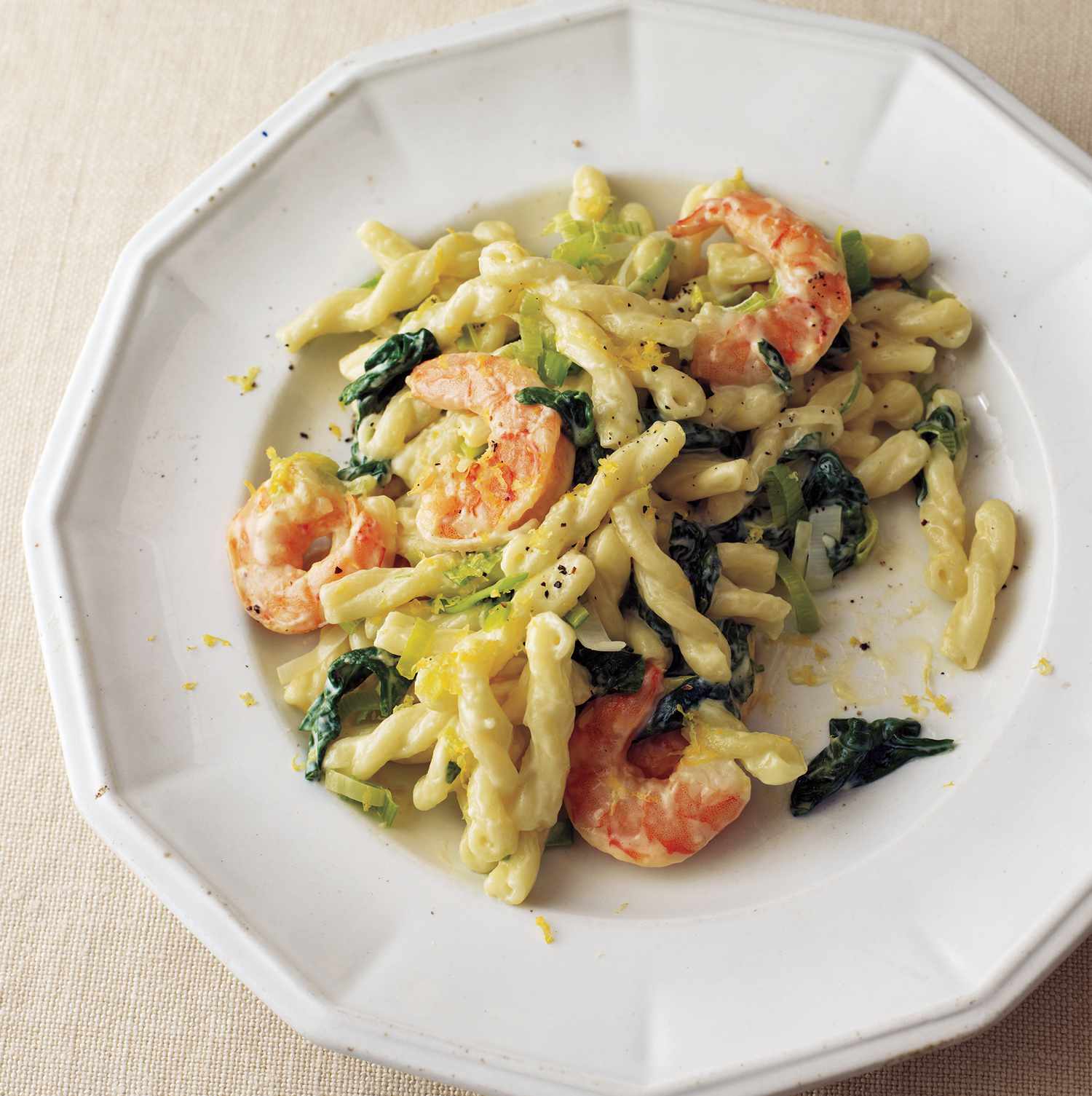 Quick Dinner Ideas: Shrimp, Leek, and Spinach Pasta