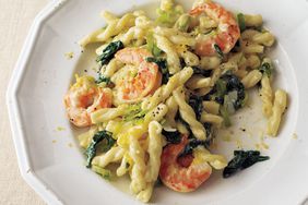 Quick Dinner Ideas: Shrimp, Leek, and Spinach Pasta