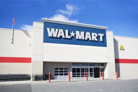 walmart-rolls-back-thanksgiving-prices-GettyImages-522036434